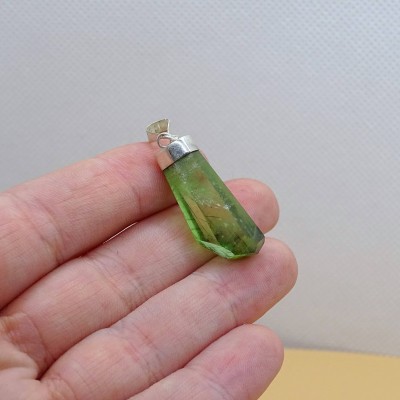 Peridot /Olivine natural crystal pendant 4.9g Pakistan