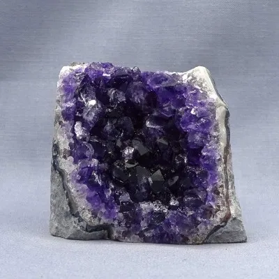 Amethyst natürliche Druse 246g, Uruguay