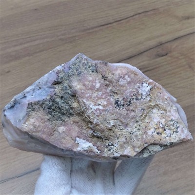 Andean pink opal - 303 g, Peru