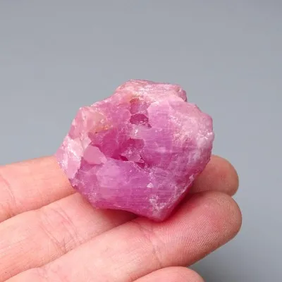 Natural raw ruby 54.4g, Macedonia