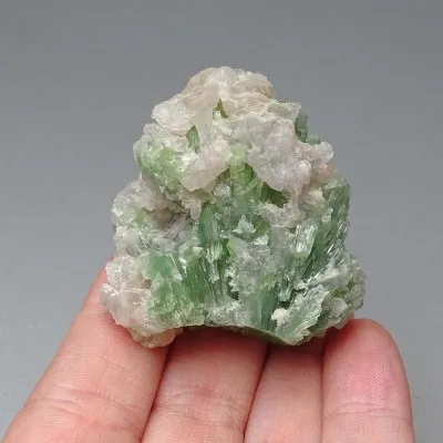 Tourmaline natural in quartz 54g, Pakistan