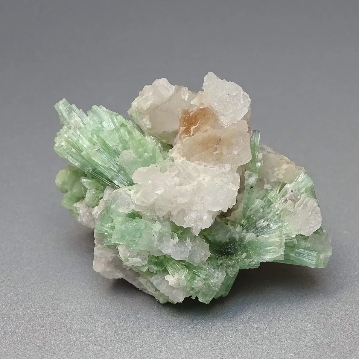 Tourmaline natural in quartz 49g, Pakistan