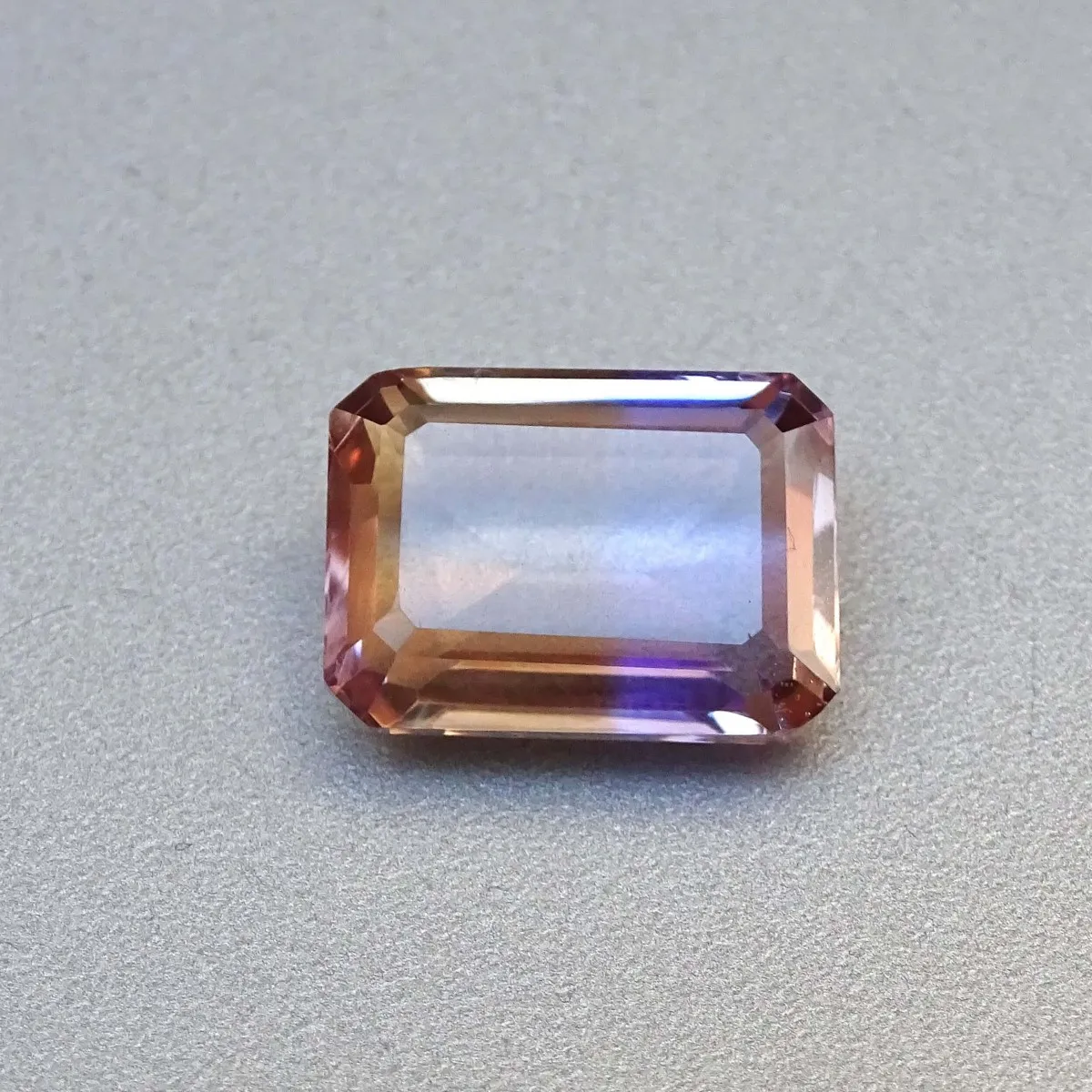 Ametrín přírodní broušený 16,30ct, Bolívie