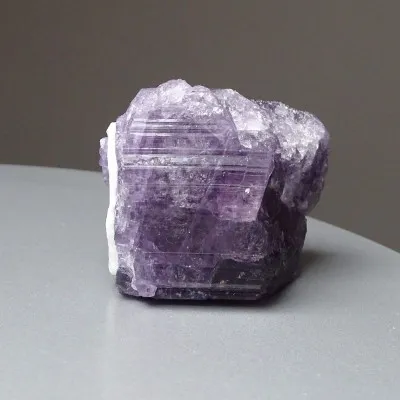 Scapolit lila Naturkristall 104,1g, Afghanistan