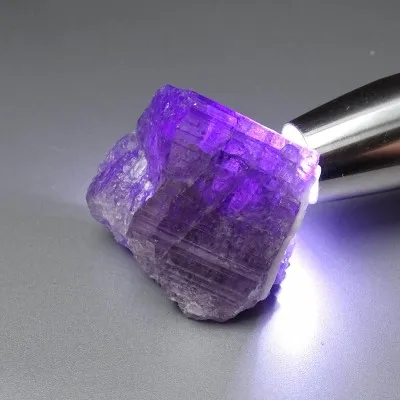 Scapolit lila Naturkristall 104,1g, Afghanistan