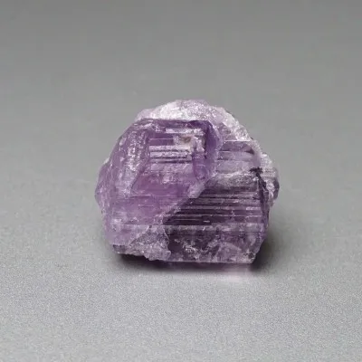 Scapolit lila Naturkristall 18,8g, Afghanistan