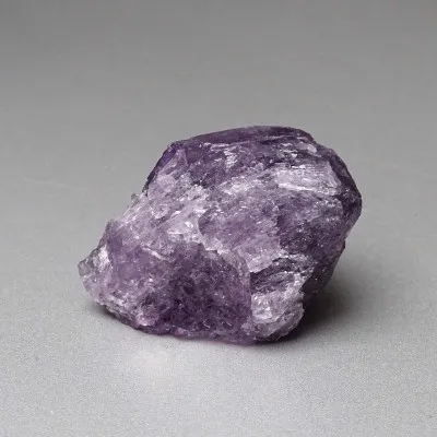 Skapolit fialový přírodní krystal 39,8g, Afganistán