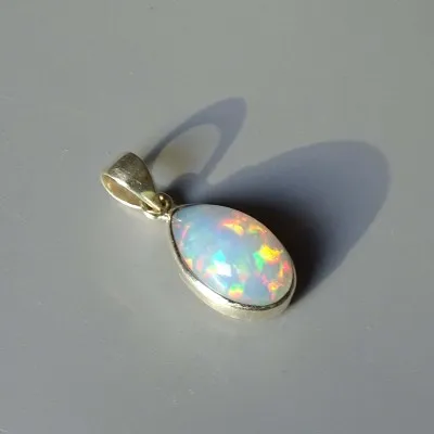 Ethiopian opal pendant 4.6g, Ethiopia | MINERALS-STONES®