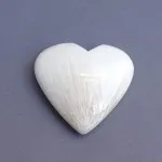 Scolecite polished 67g, India | Minerals-Stones®