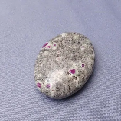 Ruby in albite polished 80g, India MINERALS-STONES®