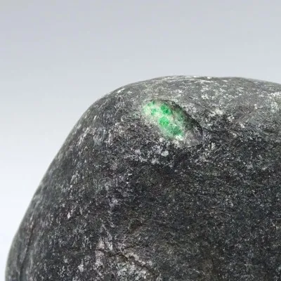 Natürlicher Jadeit-Felsbrocken 288g, Burma (Myanmar)