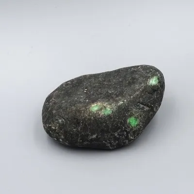 Jadeite natural boulder 349g, Burma (Myanmar) | MINERALS-STONES®