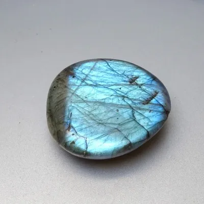 Labradorite polished 108g, Madagascar | MINERALS-STONES