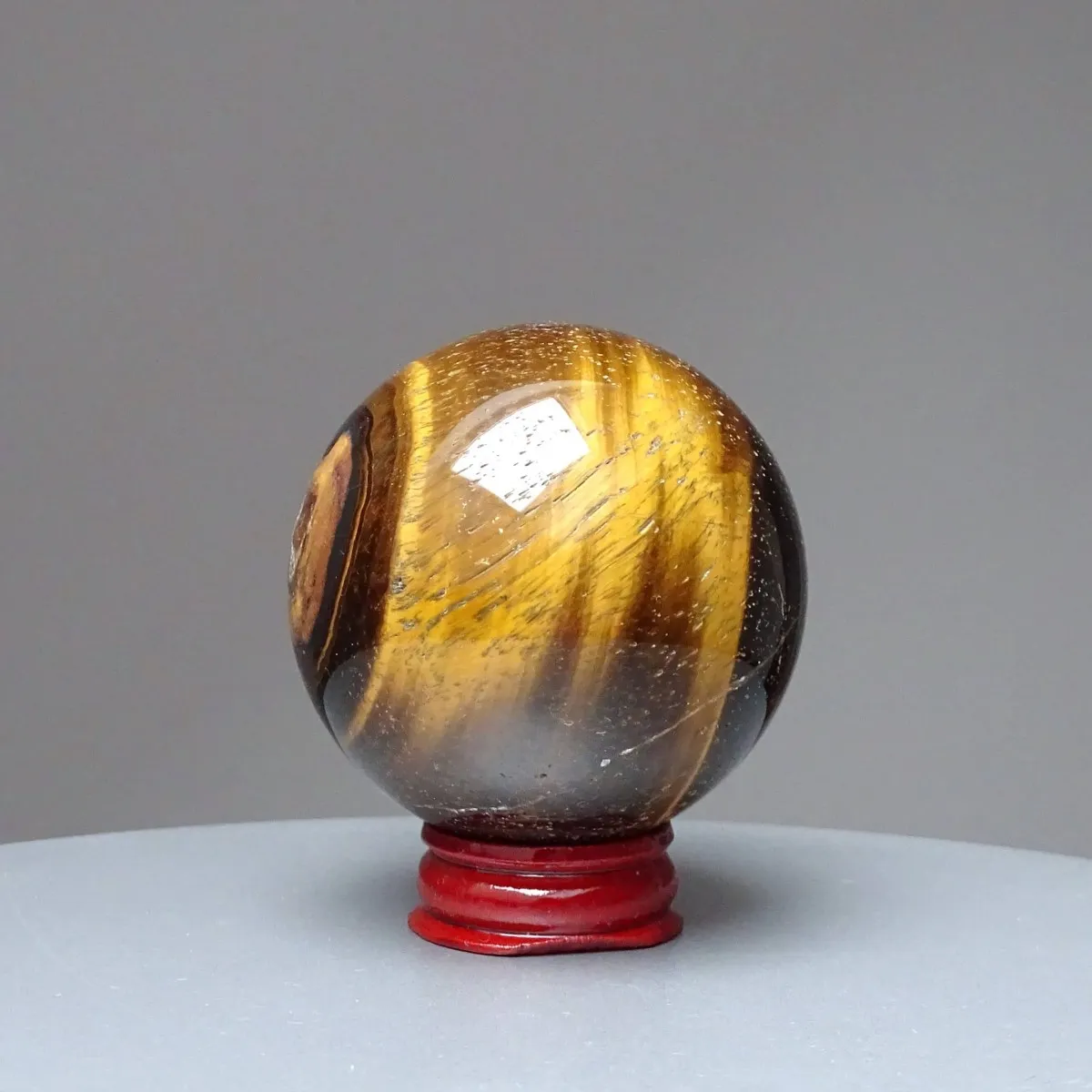 Polierte Tigeraugen-Mineralienkugel, 263g, Namibia | MINERALS-STONES