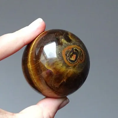 Tygří oko leštěný minerál koule 223g, Namibie | MINERALS-STONES®