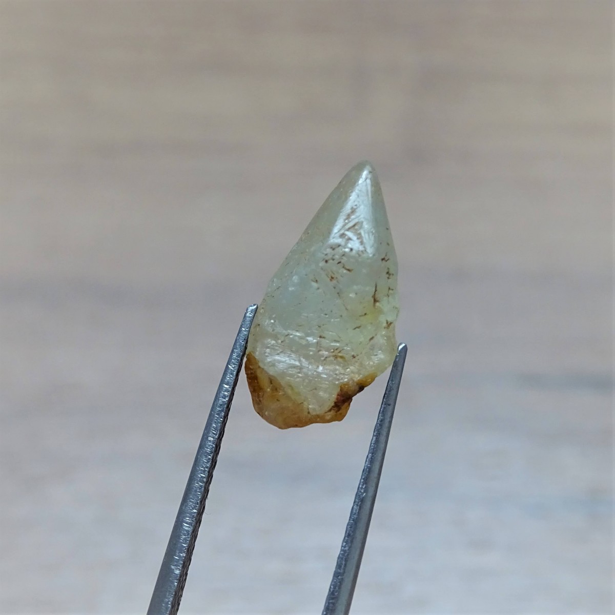 Sapphire raw crystal 9,89ct Sri Lanka